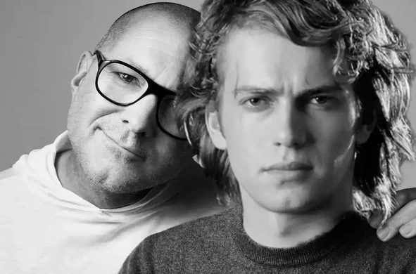 Monochrome image of Johnny Ive with his hand on the shoulder or Anakin Skywalker...